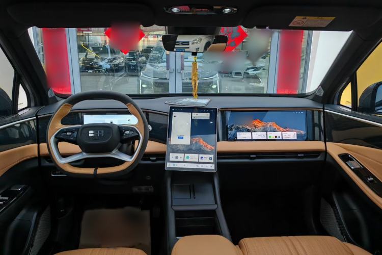 Used Geely Galaxy L7 2023 1.5T 115 km Starship Interior 1