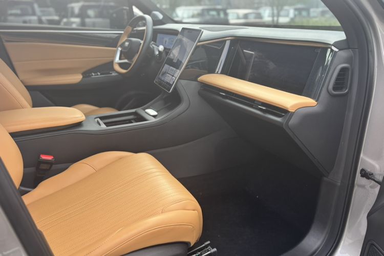 Used Geely Galaxy L7 2023 1.5T 115 km Starship Interior 5