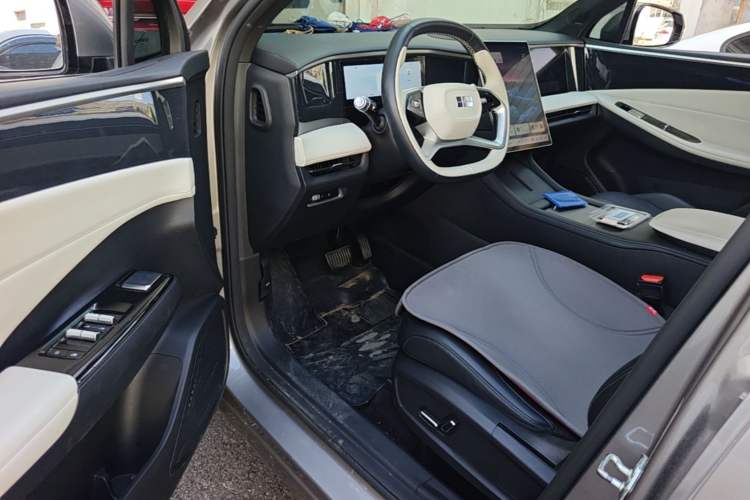 Used Geely Galaxy L7 2023 1.5T 115 km PLUS Left Front Seat