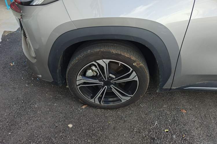 Used Geely Galaxy L7 2023 1.5T 115 km PLUS Left Front Wheel Hub