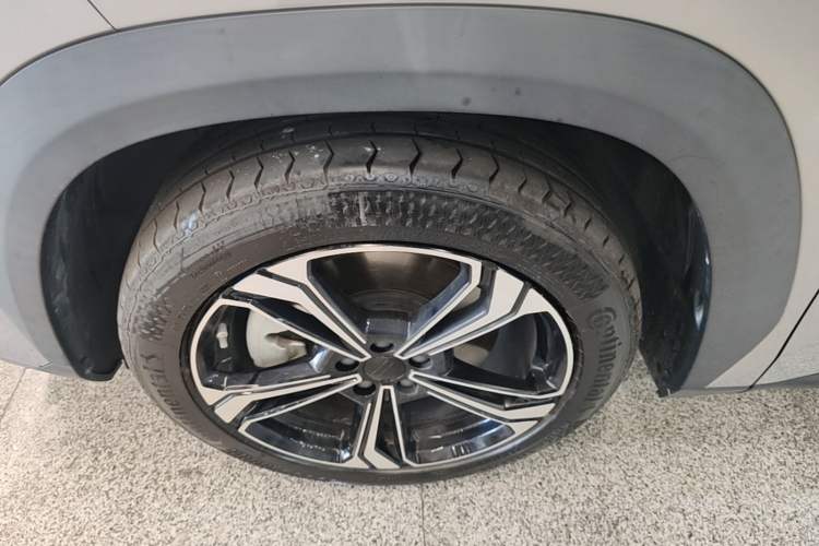 Used Geely Galaxy L7 2023 1.5T 115 km Starship Left Front Wheel Hub