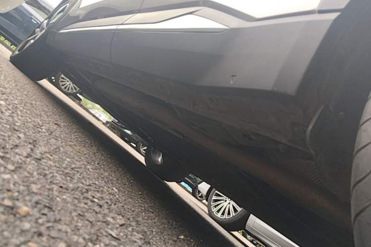 Used Geely Galaxy L7 2023 1.5T 115 km Starship Left Side Sill