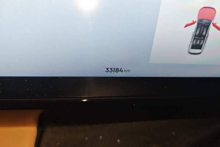 Used Geely Galaxy L7 2023 1.5T 115 km MAX Odometer Close Up