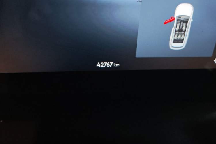 Used Geely Galaxy L7 2023 1.5T 115 km Starship Odometer Close Up