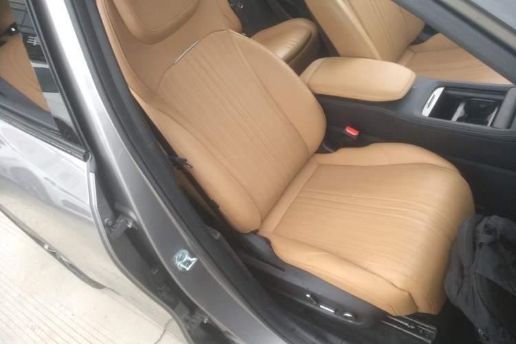 Used Geely Galaxy L7 2023 1.5T 115 km Starship Right Front Seat