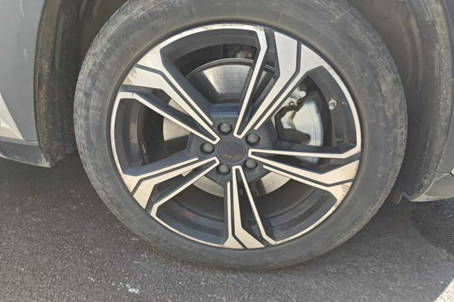 Used Geely Galaxy L7 2023 1.5T 115 km Starship Right Front Wheel Hub