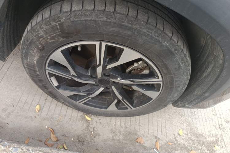 Used Geely Galaxy L7 2023 1.5T 55km PRO Right Front Wheel Hub