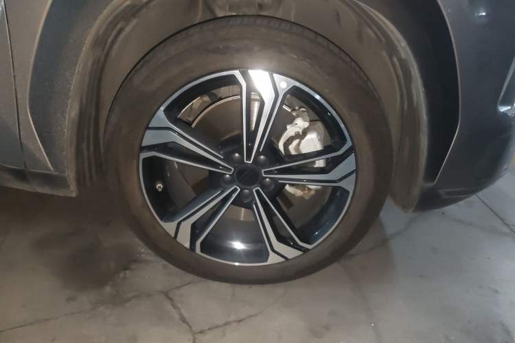 Used Geely Galaxy L7 2023 1.5T 115 km MAX Right Front Wheel Hub