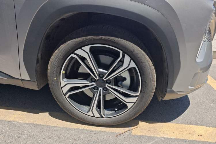 Used Geely Galaxy L7 2023 1.5T 115 km MAX Right Front Wheel Hub