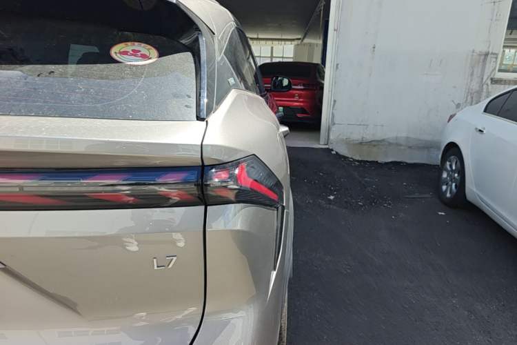 Used Geely Galaxy L7 2023 1.5T 115 km PLUS Right Rear Taillight