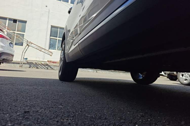 Used Geely Galaxy L7 2023 1.5T 115 km PLUS Right Side Sill