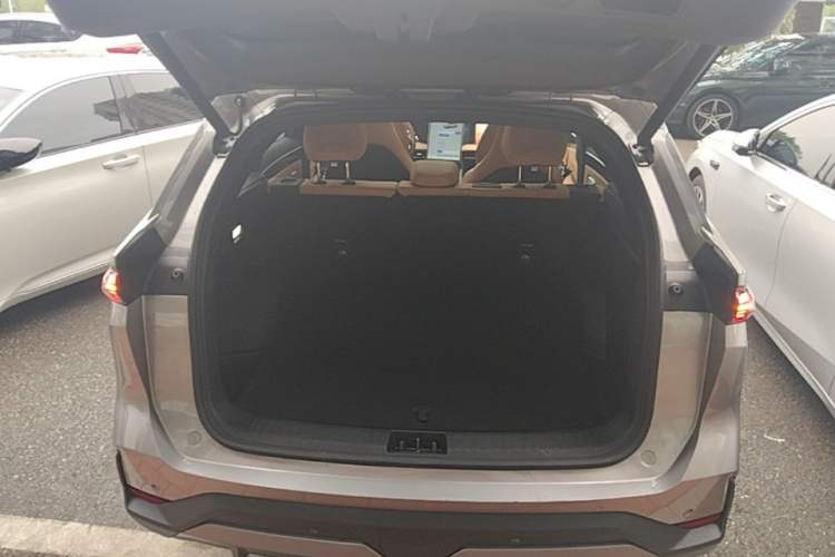 Used Geely Galaxy L7 2023 1.5T 115 km Starship Trunk