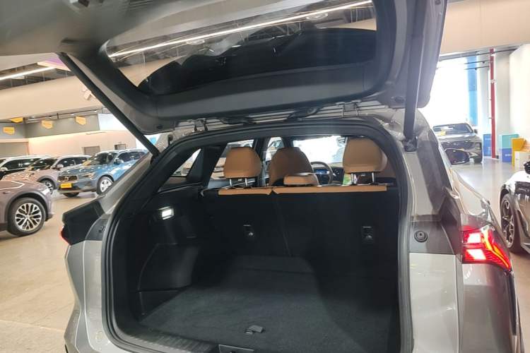 Used Geely Galaxy L7 2023 1.5T 115 km Starship Trunk
