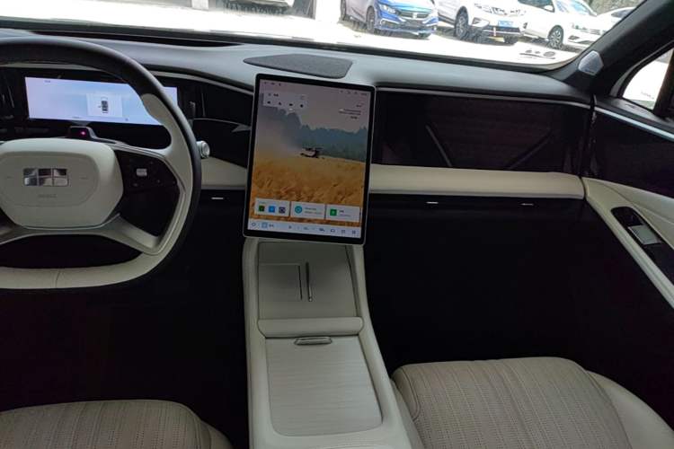 Used Geely Galaxy L7 2023 1.5T 115 km Starship Audio And AC Panel
