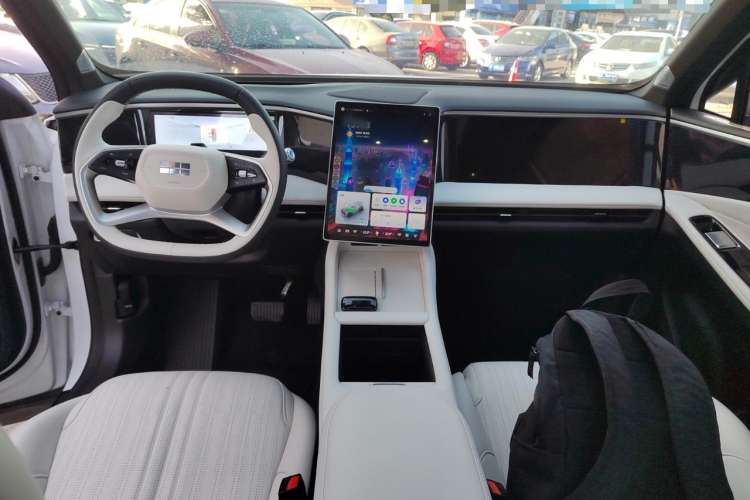 Used Geely Galaxy L7 2023 1.5T 115 km Starship Center Console