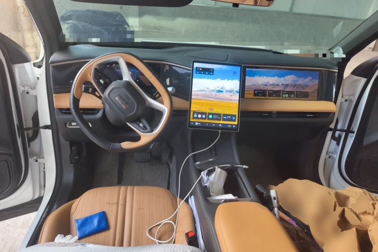 Used Geely Galaxy L7 2023 1.5T 115 km Starship Center Console