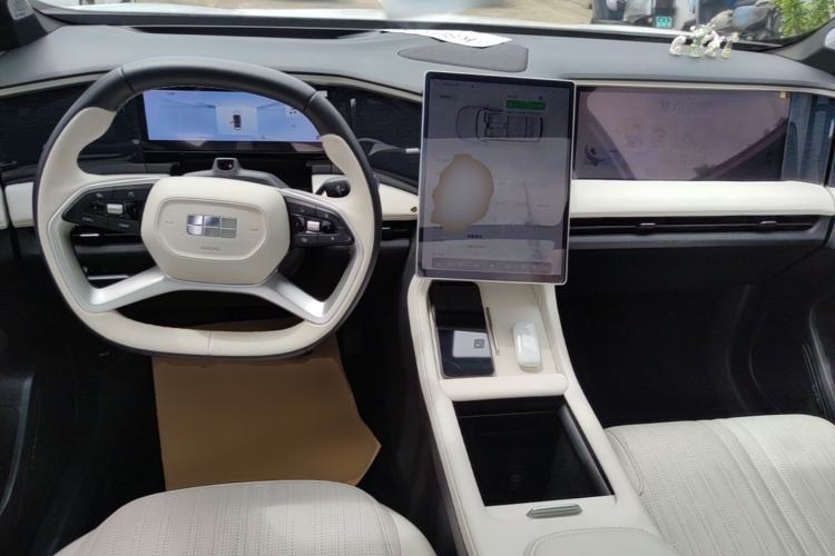 Used Geely Galaxy L7 2023 1.5T 115 km Starship Center Console