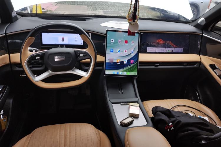 Used Geely Galaxy L7 2023 1.5T 115 km Starship Center Console