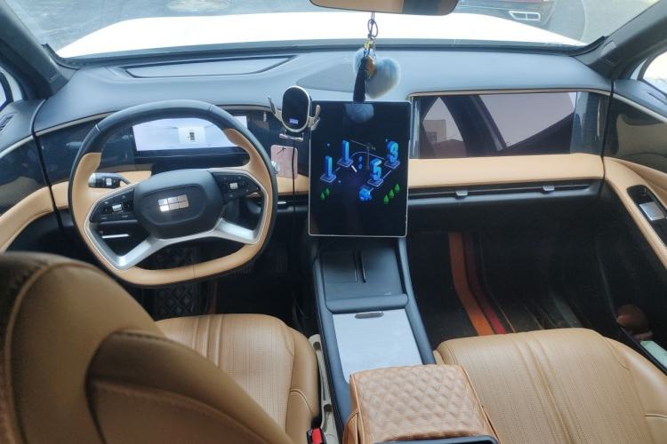 Used Geely Galaxy L7 2023 1.5T 115 km MAX Center Console