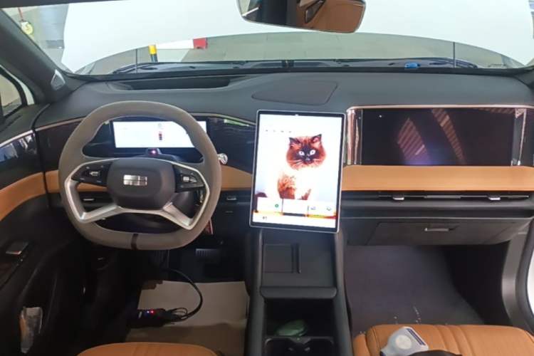 Used Geely Galaxy L7 2023 1.5T 115 km Starship Center Console