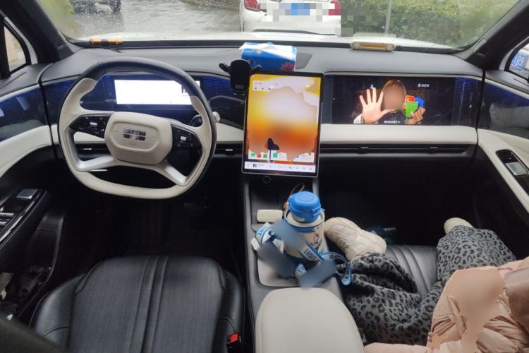 Used Geely Galaxy L7 2023 1.5T 115 km MAX Center Console