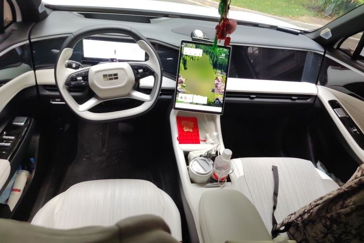 Used Geely Galaxy L7 2023 1.5T 115 km Starship Center Console