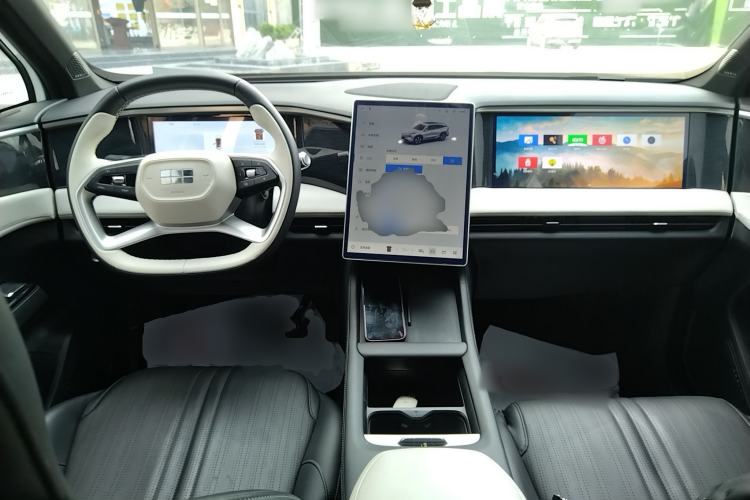 Used Geely Galaxy L7 2023 1.5T 115 km PLUS Center Console