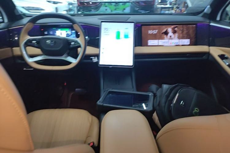 Used Geely Galaxy L7 2023 1.5T 115 km Starship Center Console