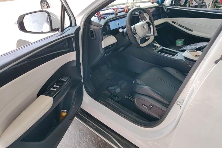 Used Geely Galaxy L7 2023 1.5T 115 km PLUS Driver Seat