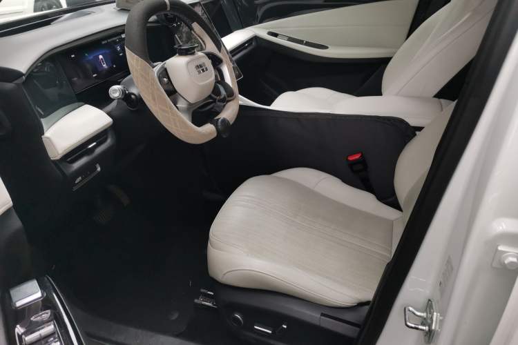 Used Geely Galaxy L7 2023 1.5T 115 km Asian Games Phantom Edition Driver Seat