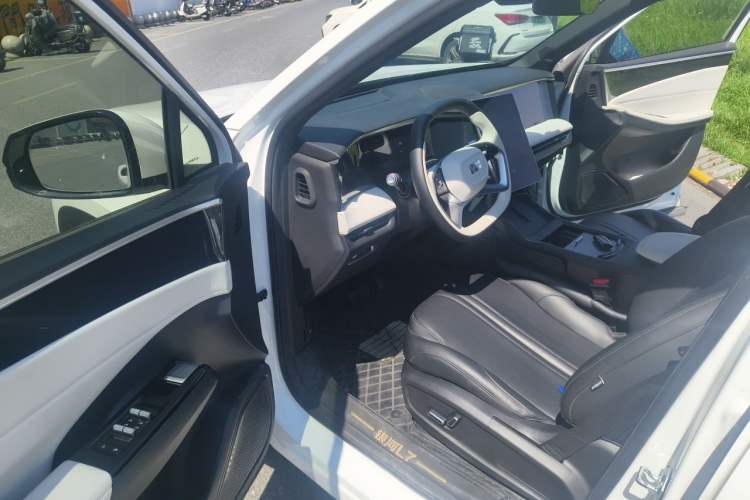 Used Geely Galaxy L7 2023 1.5T 115 km MAX Driver Seat
