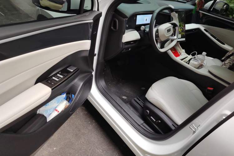 Used Geely Galaxy L7 2023 1.5T 115 km Starship Driver Seat