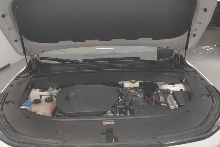 Used Geely Galaxy L7 2023 1.5T 115 km PLUS Engine Bay