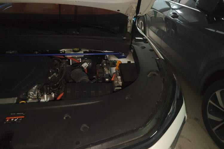 Used Geely Galaxy L7 2023 1.5T 115 km Starship Engine Bay Left
