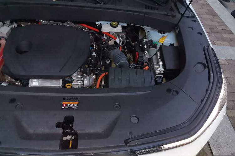Used Geely Galaxy L7 2023 1.5T 115 km Starship Engine Bay Left