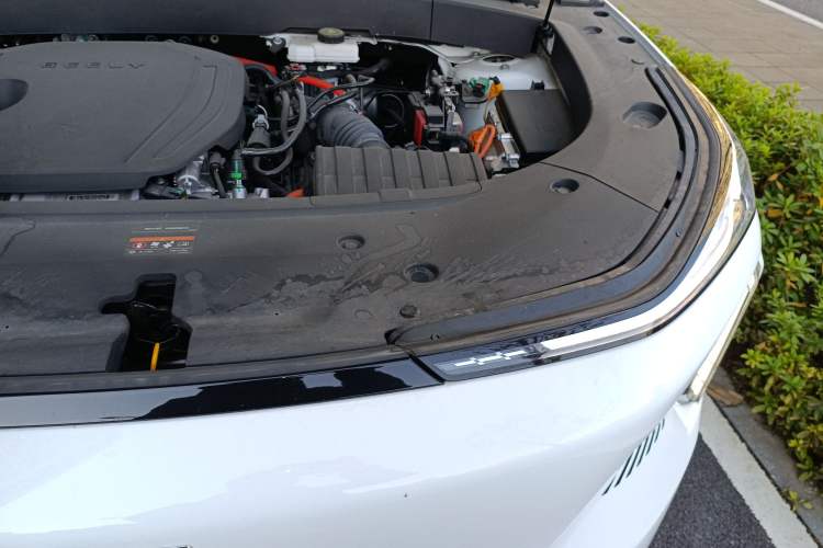 Used Geely Galaxy L7 2023 1.5T 115 km Starship Engine Bay Left