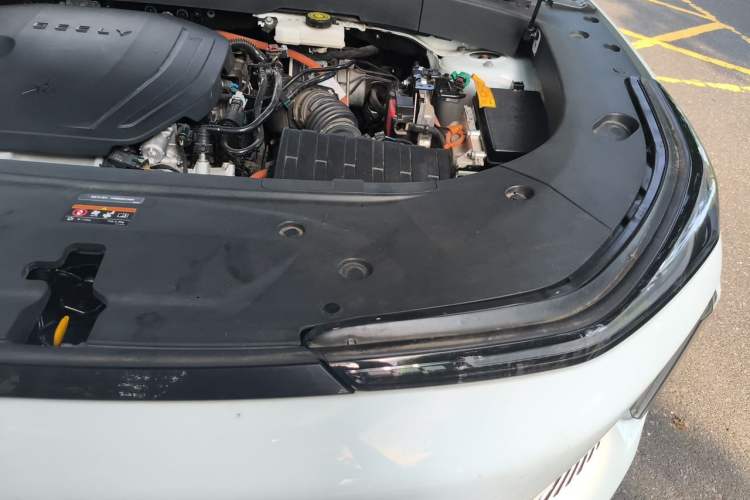 Used Geely Galaxy L7 2023 1.5T 115 km Starship Engine Bay Left