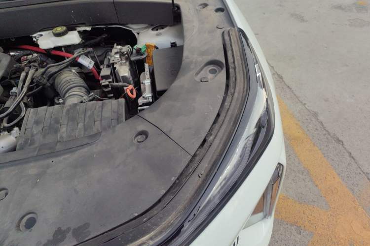 Used Geely Galaxy L7 2023 1.5T 115 km Starship Engine Bay Left