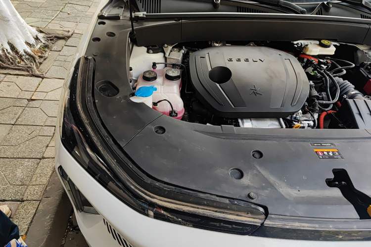 Used Geely Galaxy L7 2023 1.5T 115 km Starship Engine Bay Right