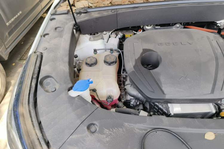 Used Geely Galaxy L7 2023 1.5T 115 km Starship Engine Bay Right