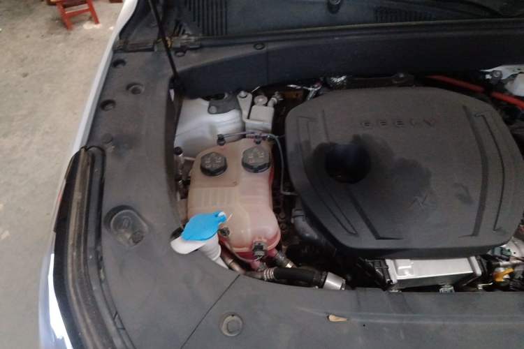 Used Geely Galaxy L7 2023 1.5T 115 km Starship Engine Bay Right
