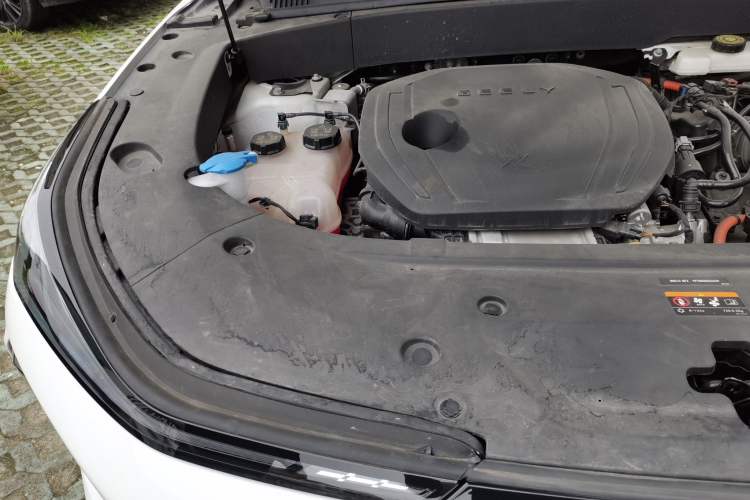 Used Geely Galaxy L7 2023 1.5T 115 km Starship Engine Bay Right