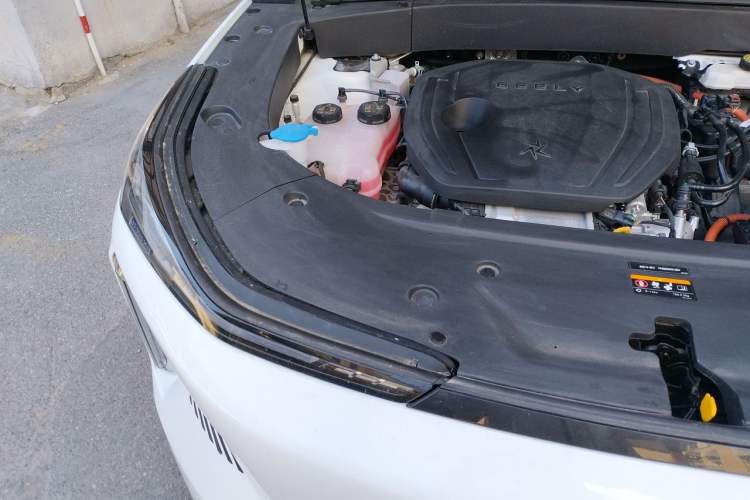 Used Geely Galaxy L7 2023 1.5T 115 km Starship Engine Bay Right