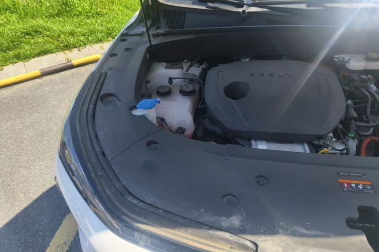Used Geely Galaxy L7 2023 1.5T 115 km MAX Engine Bay Right