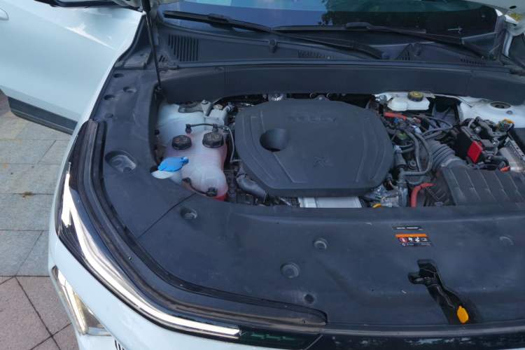 Used Geely Galaxy L7 2023 1.5T 115 km PLUS Engine Bay Right