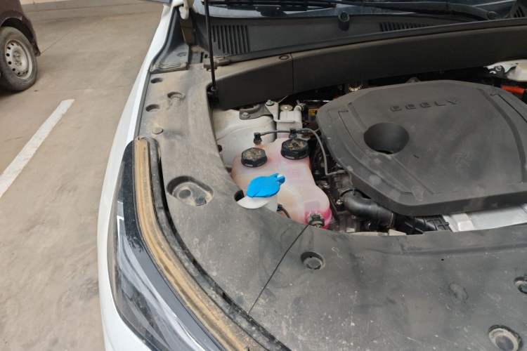 Used Geely Galaxy L7 2023 1.5T 115 km Starship Engine Bay Right