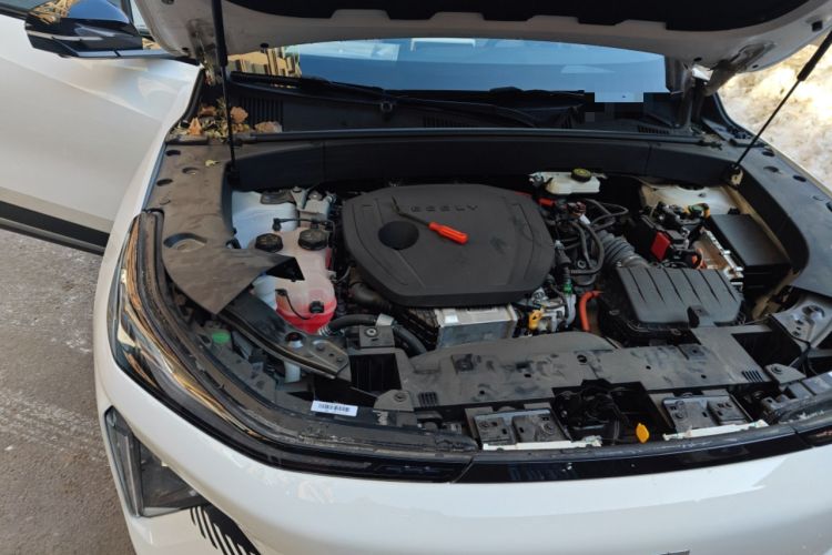 Used Geely Galaxy L7 2023 1.5T 115 km Starship Engine Bay Right