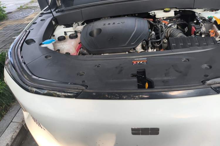 Used Geely Galaxy L7 2023 1.5T 115 km Starship Engine Bay Right