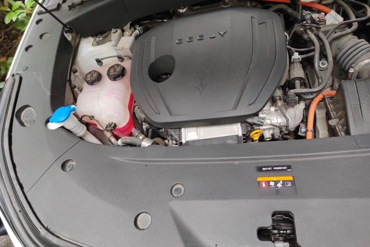 Used Geely Galaxy L7 2023 1.5T 115 km Starship Engine Bay Right