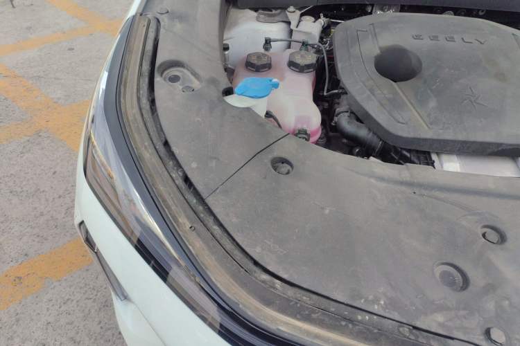 Used Geely Galaxy L7 2023 1.5T 115 km Starship Engine Bay Right